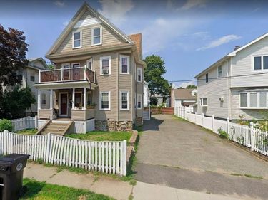 48 Cypress St, Unit 2, Watertown, MA 02472