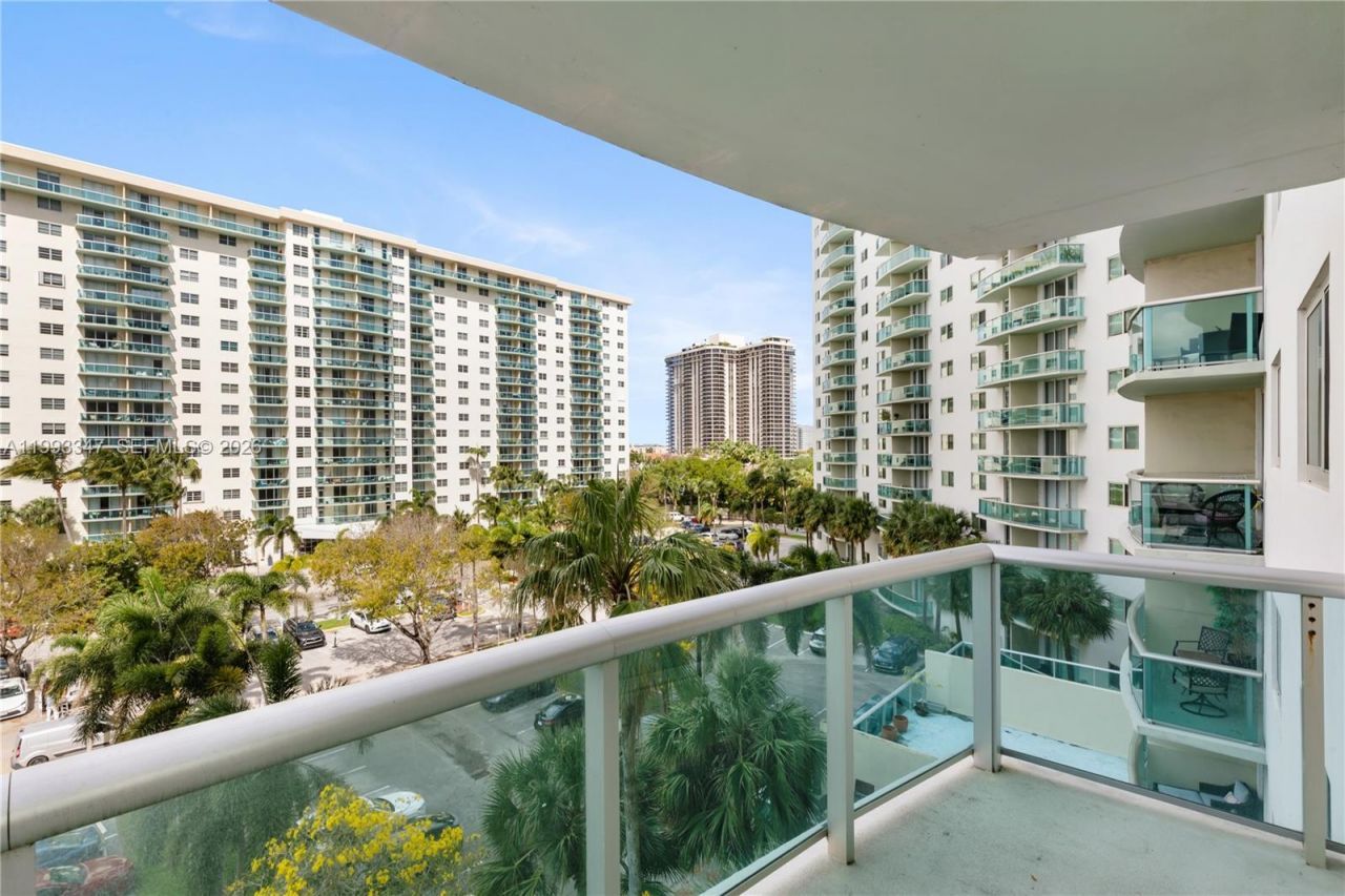 19380 Collins Ave, Unit 507, Sunny Isles Beach, FL 33160 Photo