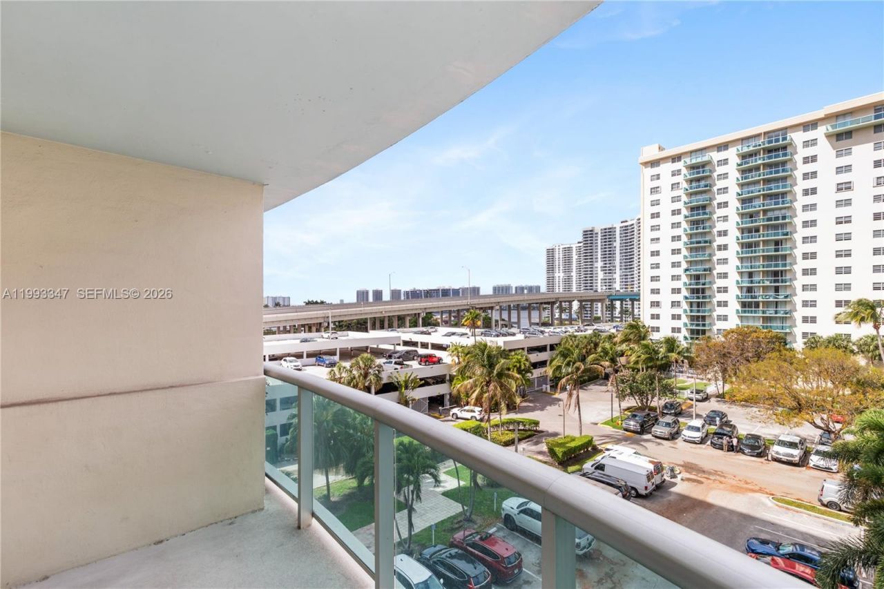 19380 Collins Ave, Unit 507, Sunny Isles Beach, FL 33160 Photo