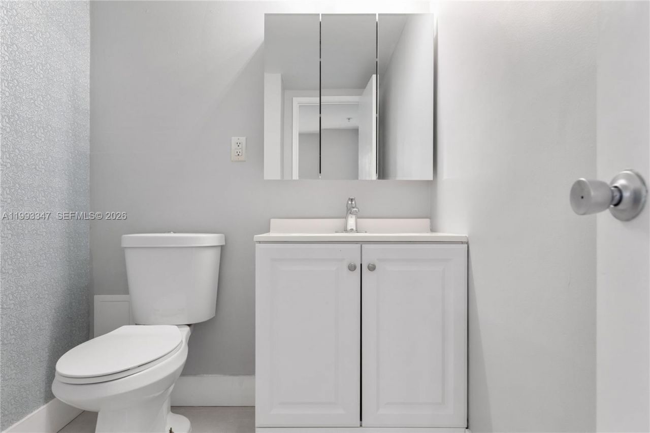 19380 Collins Ave, Unit 507, Sunny Isles Beach, FL 33160 Photo