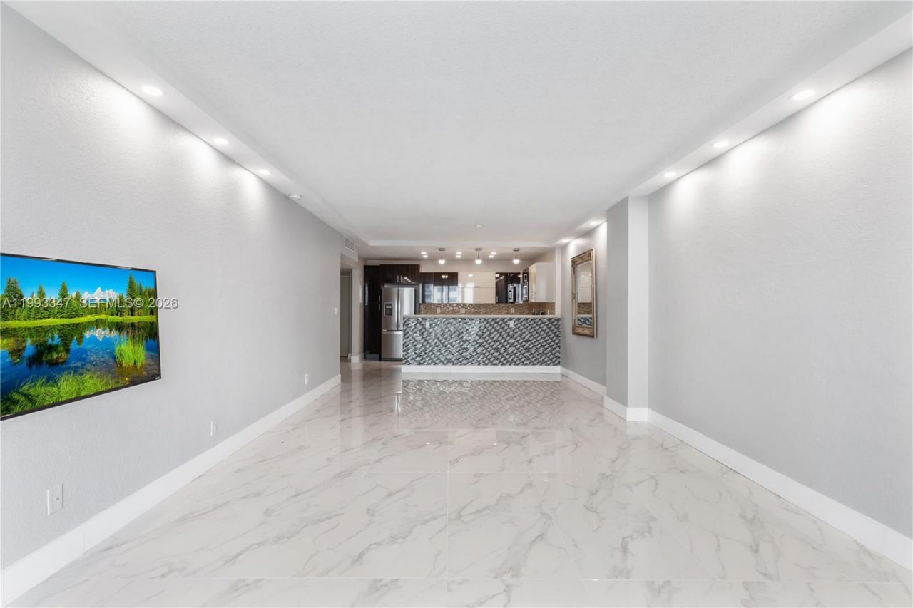 19380 Collins Ave, Unit 507, Sunny Isles Beach, FL 33160 Photo