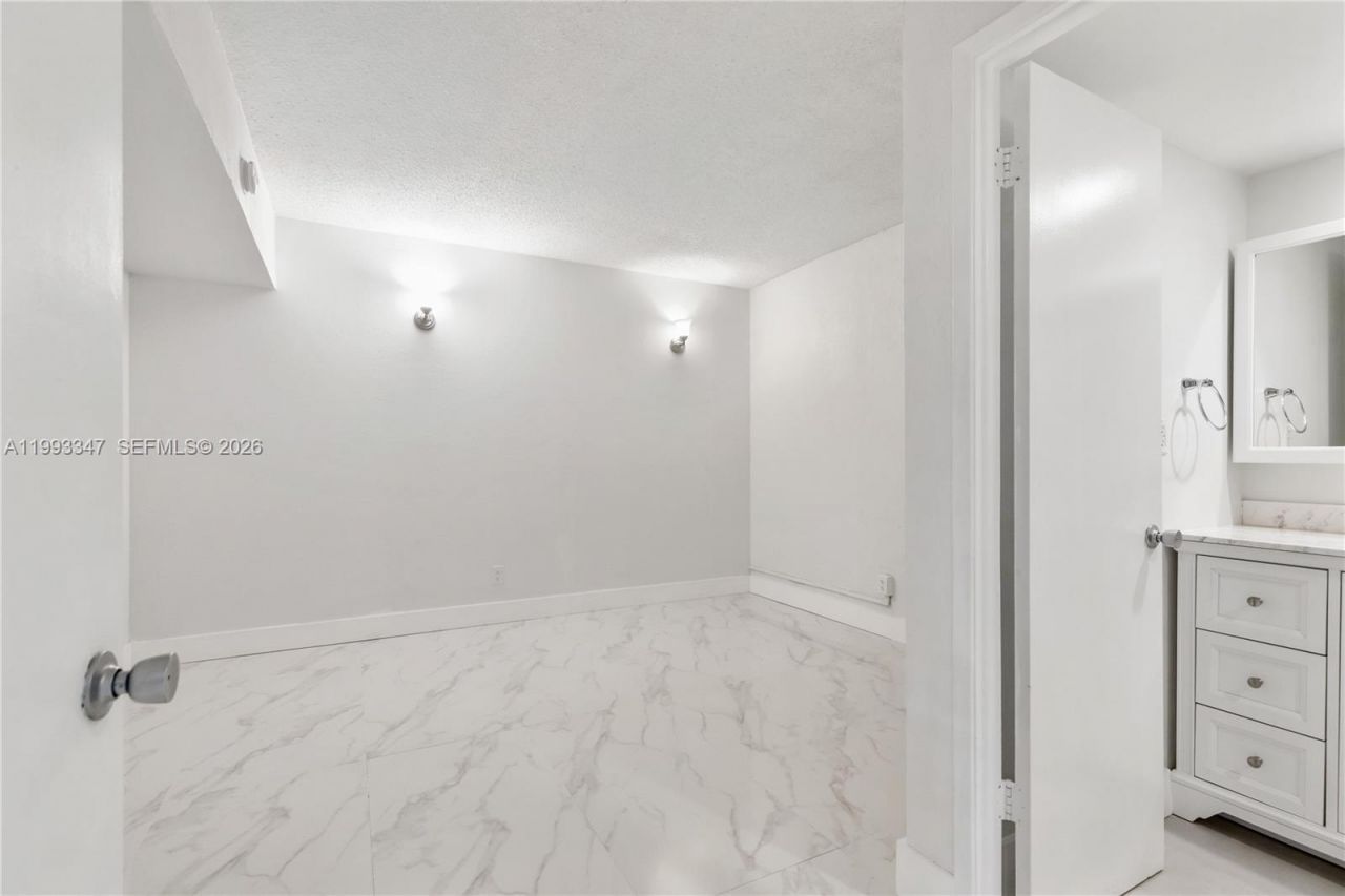19380 Collins Ave, Unit 507, Sunny Isles Beach, FL 33160 Photo
