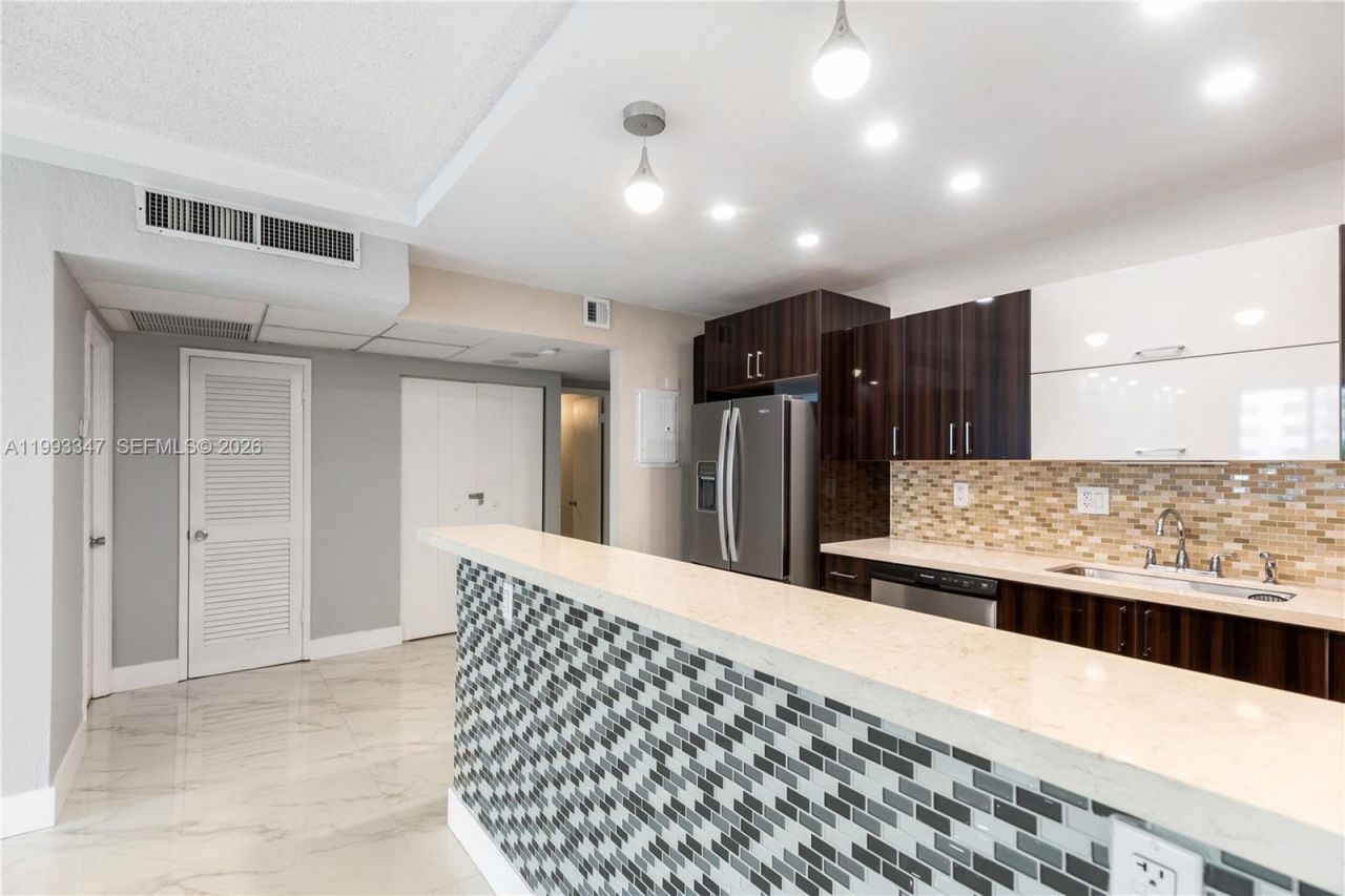 19380 Collins Ave, Unit 507, Sunny Isles Beach, FL 33160 Photo