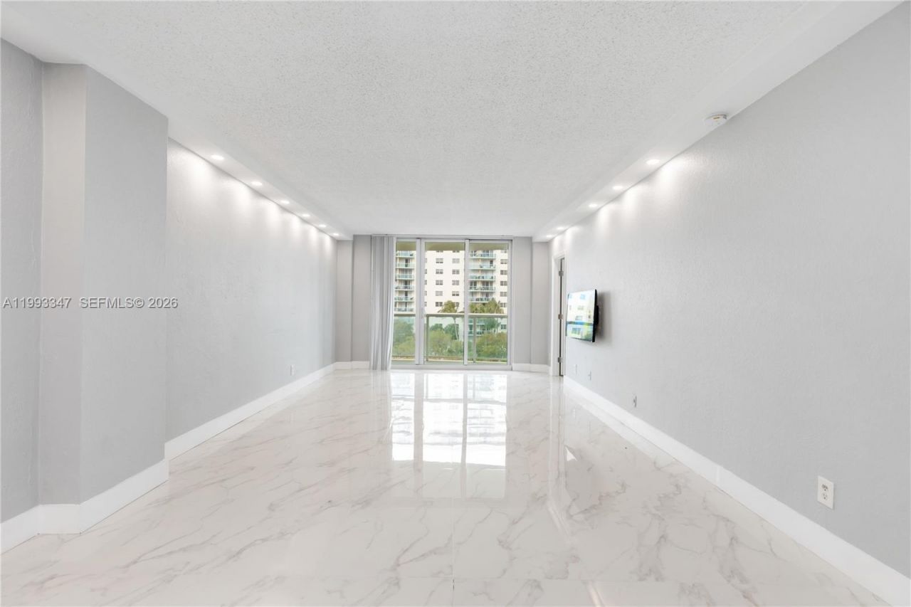 19380 Collins Ave, Unit 507, Sunny Isles Beach, FL 33160 Photo