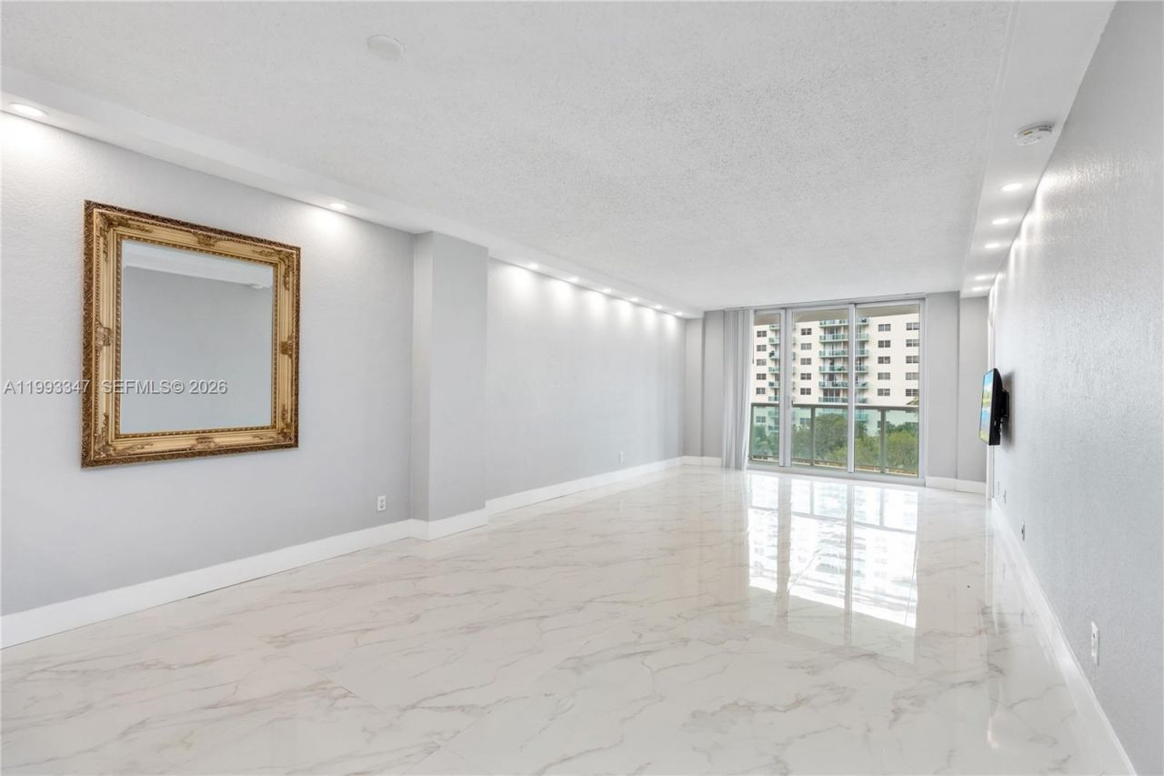 19380 Collins Ave, Unit 507, Sunny Isles Beach, FL 33160 Photo