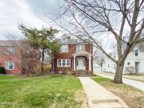 3330 Pelham Road , Ottawa Hills, OH 43606