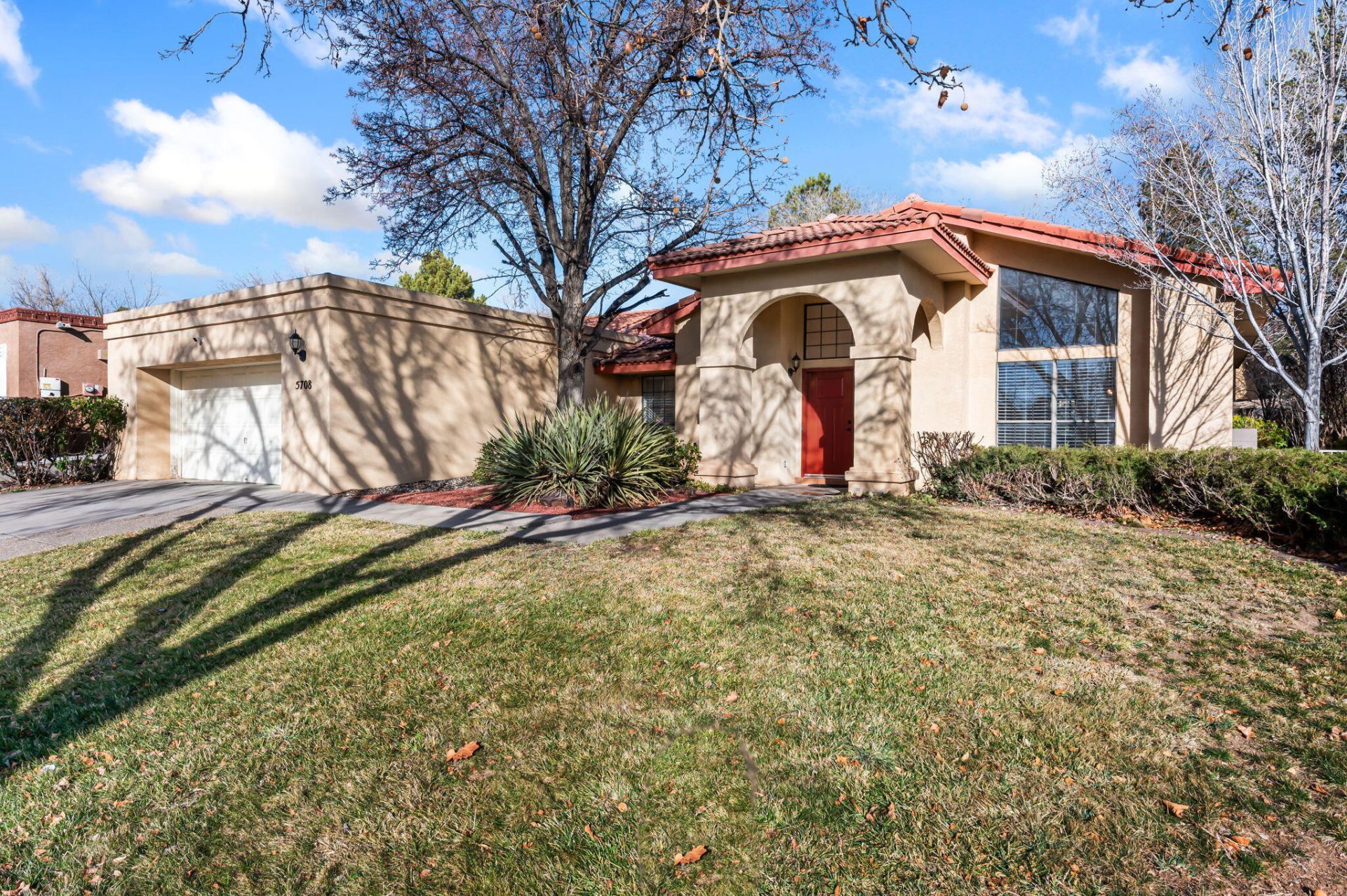 5708 Elderberry Court Ne, Albuquerque, NM 87111 Main Photo