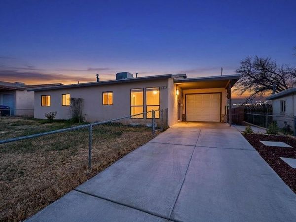 11524 Love Avenue NE, Albuquerque, NM 87112