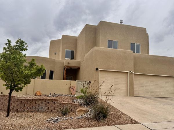 9905 Cardinal Street NW, Albuquerque, NM 87114