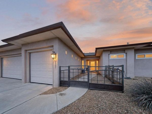 9507 Corona Avenue NE, Albuquerque, NM 87122