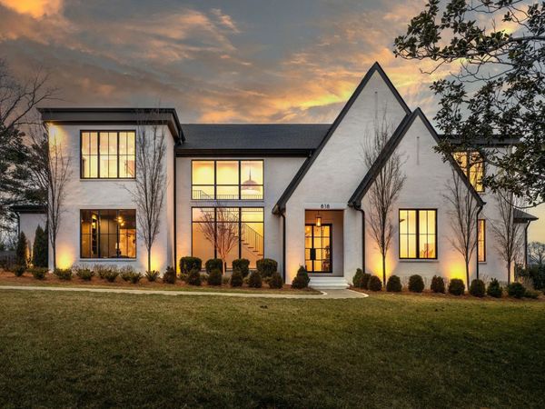 818 Brentview Dr , Nashville, TN 37220
