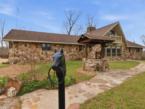 6325 Highway Z , Houston, MO 65483