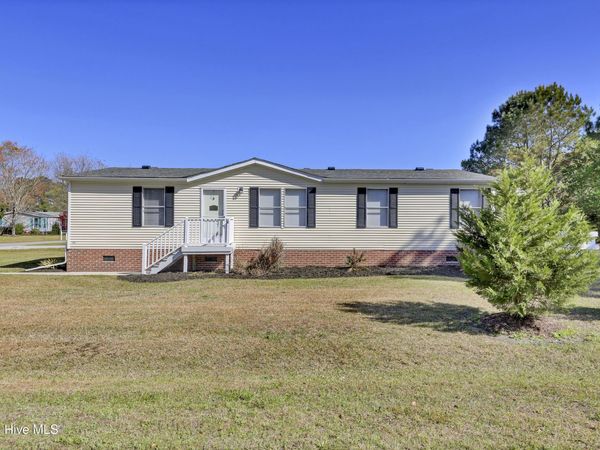 808 Topsail Greens Drive, Hampstead, NC 28443