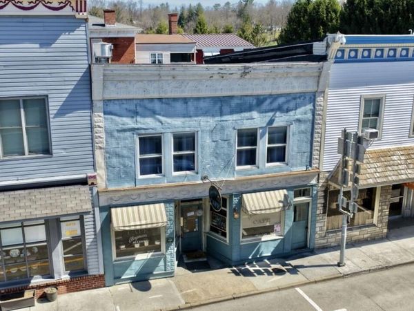 1023 E Washington St, Lewisburg, WV 24901