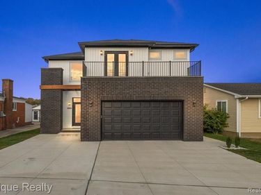 45951 Edgewater Street , New Baltimore, MI 48047