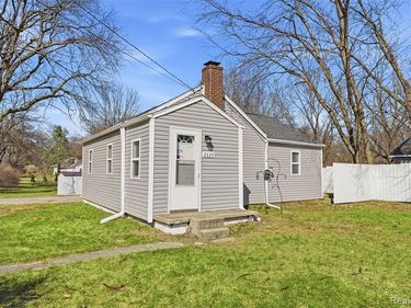 2335 Holmes Road , York Twp, MI 48198