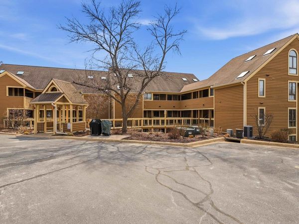 C11 Long Bay Point Drive, GALENA, IL 61036