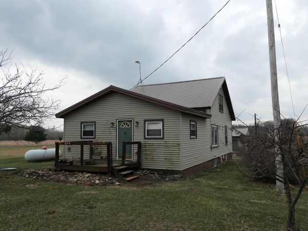 548 Van Buren Road E, Alma, MI 48801
