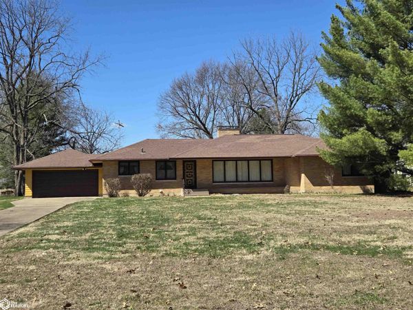 2419 Madison Avenue, Burlington, IA 52601