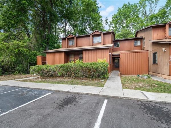 5864 SW 8TH PLACE , GAINESVILLE, FL 32607