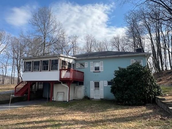 5 Roggia Road, Chester, NY 10918