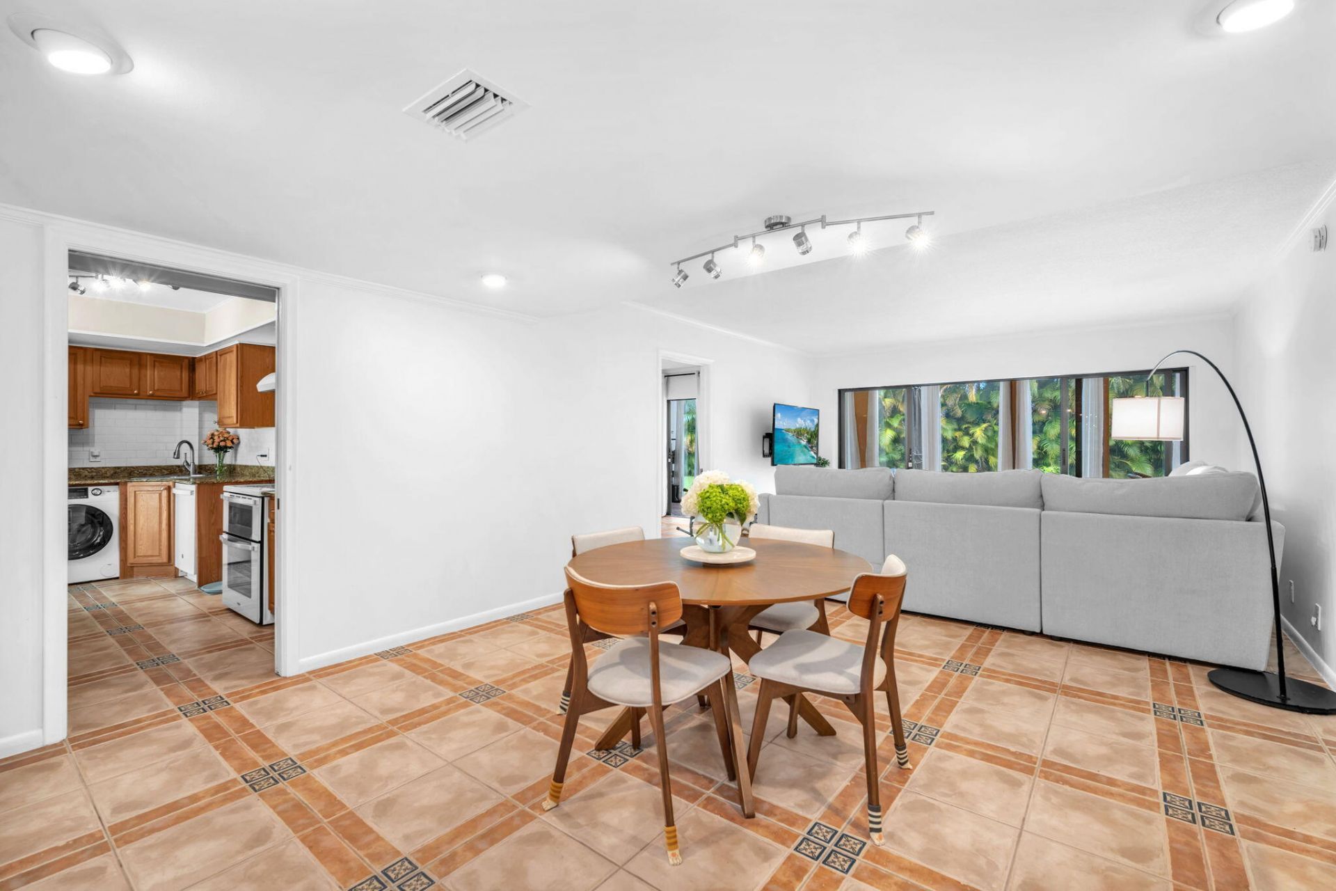 1823 Presidential Way, Unit E101, West Palm Beach, FL 33401 Photo