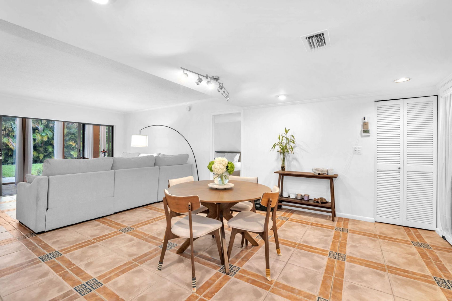 1823 Presidential Way, Unit E101, West Palm Beach, FL 33401 Photo