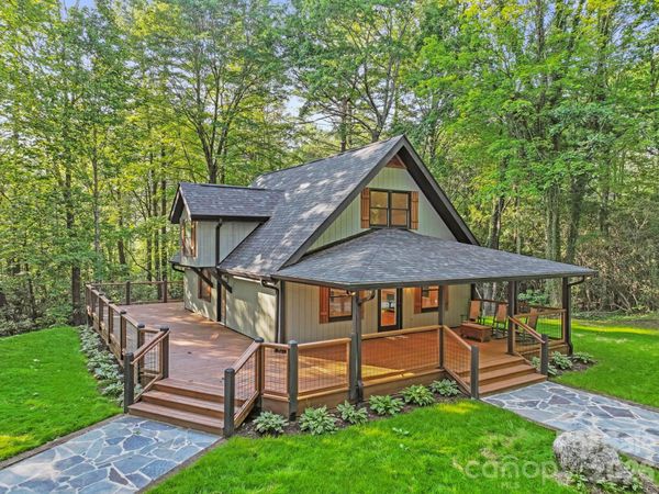 327 Flat Ridge Drive , Lake Toxaway, NC 28774