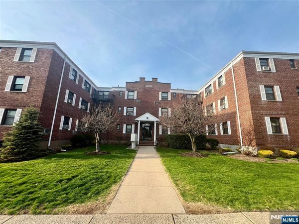 241 E Main Street 3A, Unit 3A, BERGENFIELD, NJ 07621