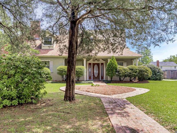 880 Rue Crozat, Baton Rouge, LA 70810