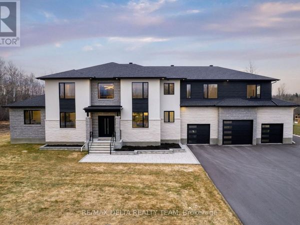 663 Ballycastle Crescent , Ottawa, ON K1X0A3