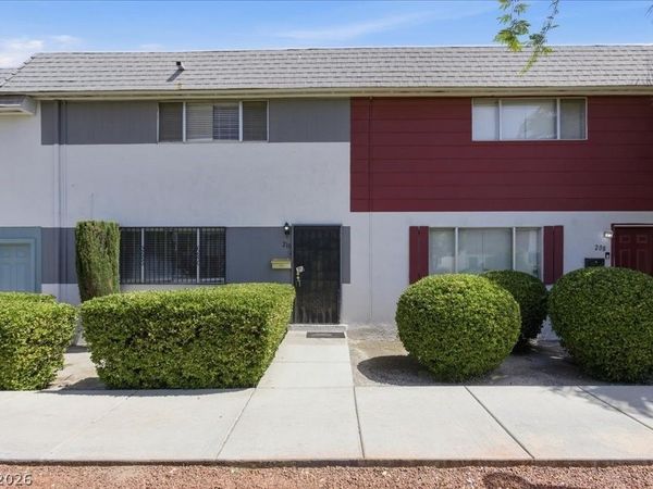 210 Greenbriar Townhouse Way, Las Vegas, NV 89121