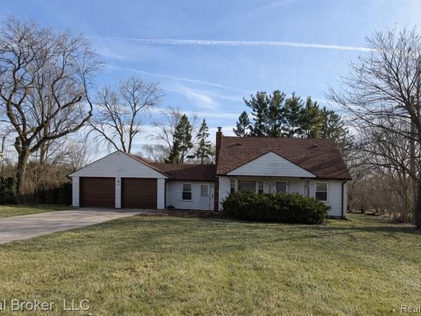 30221 Maplewood Street , Garden City, MI 48135