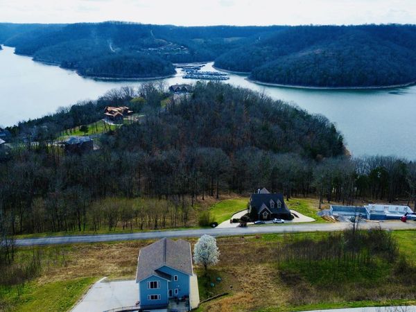 323 Seaton Dr, Smithville, TN 37166