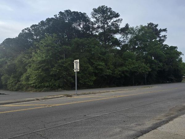 N Hwy 613 , Moss Point, MS 39563