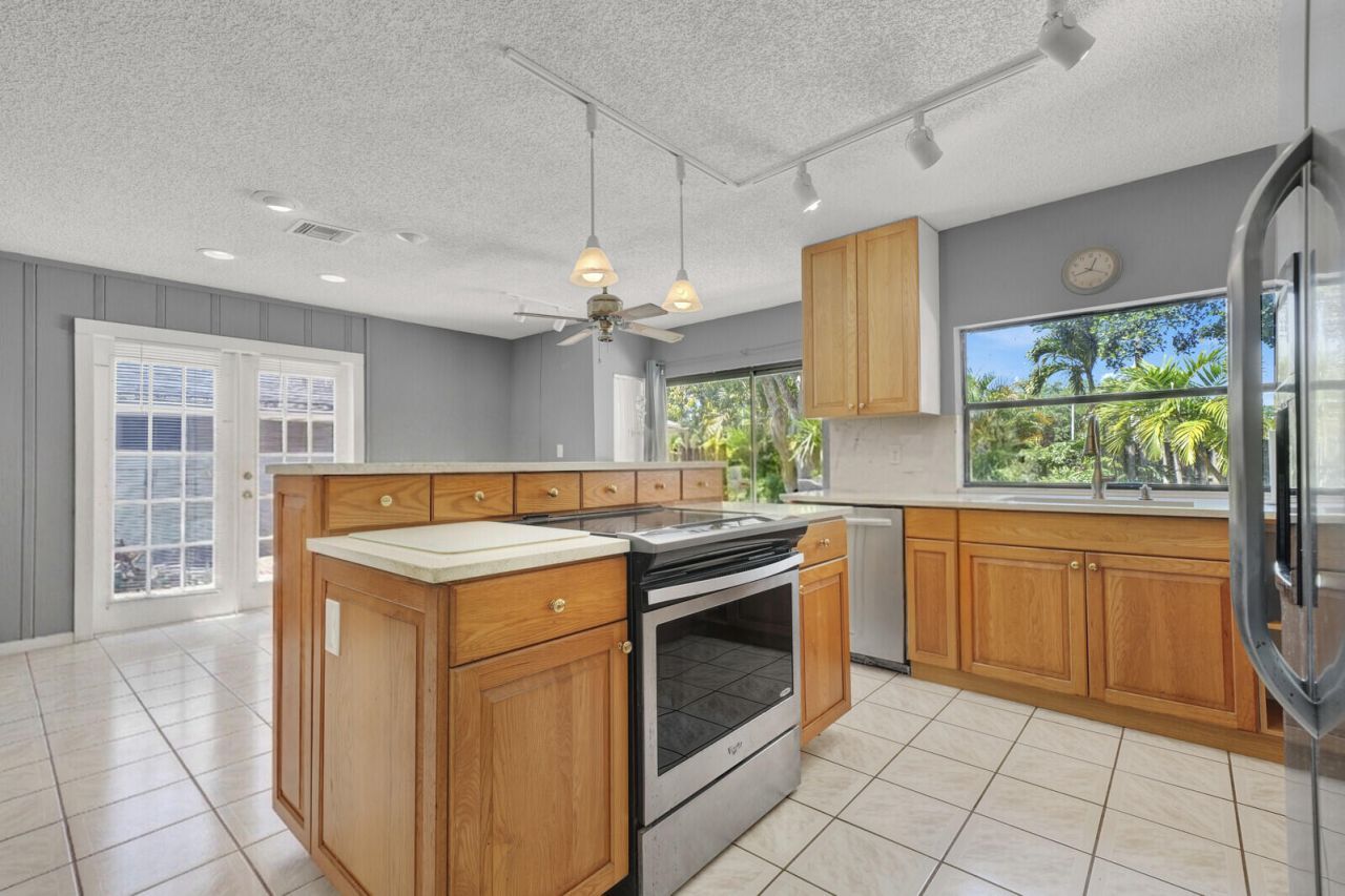 6599 Pond Apple Road, Boca Raton, FL 33433 Photo