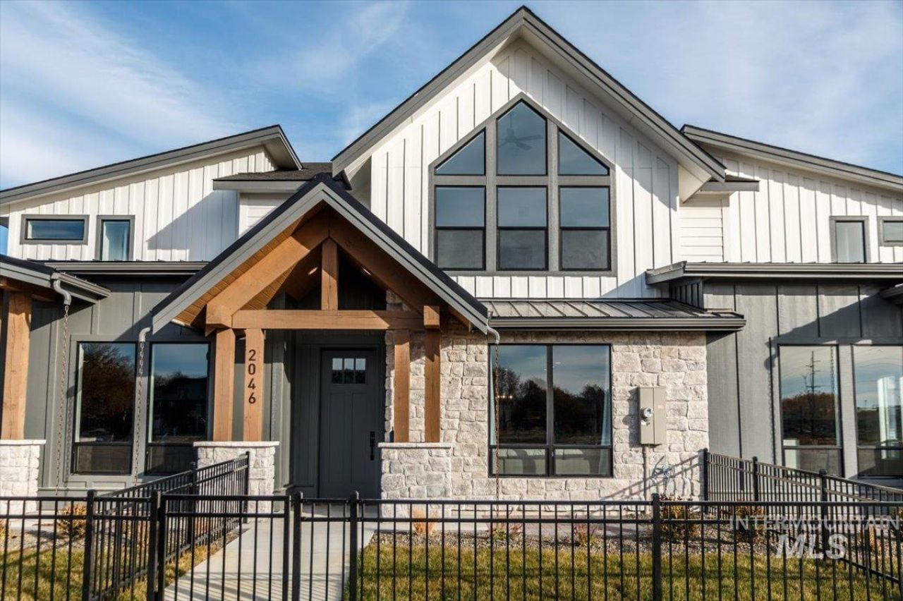 2053 W Freya Ct, Eagle, ID 83616 Main Photo