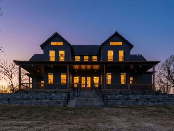 21665 Griggs Road, Springdale, AR 72762