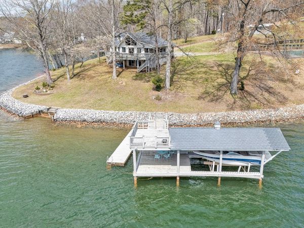 1154 Acorn DR , Moneta, VA 24121