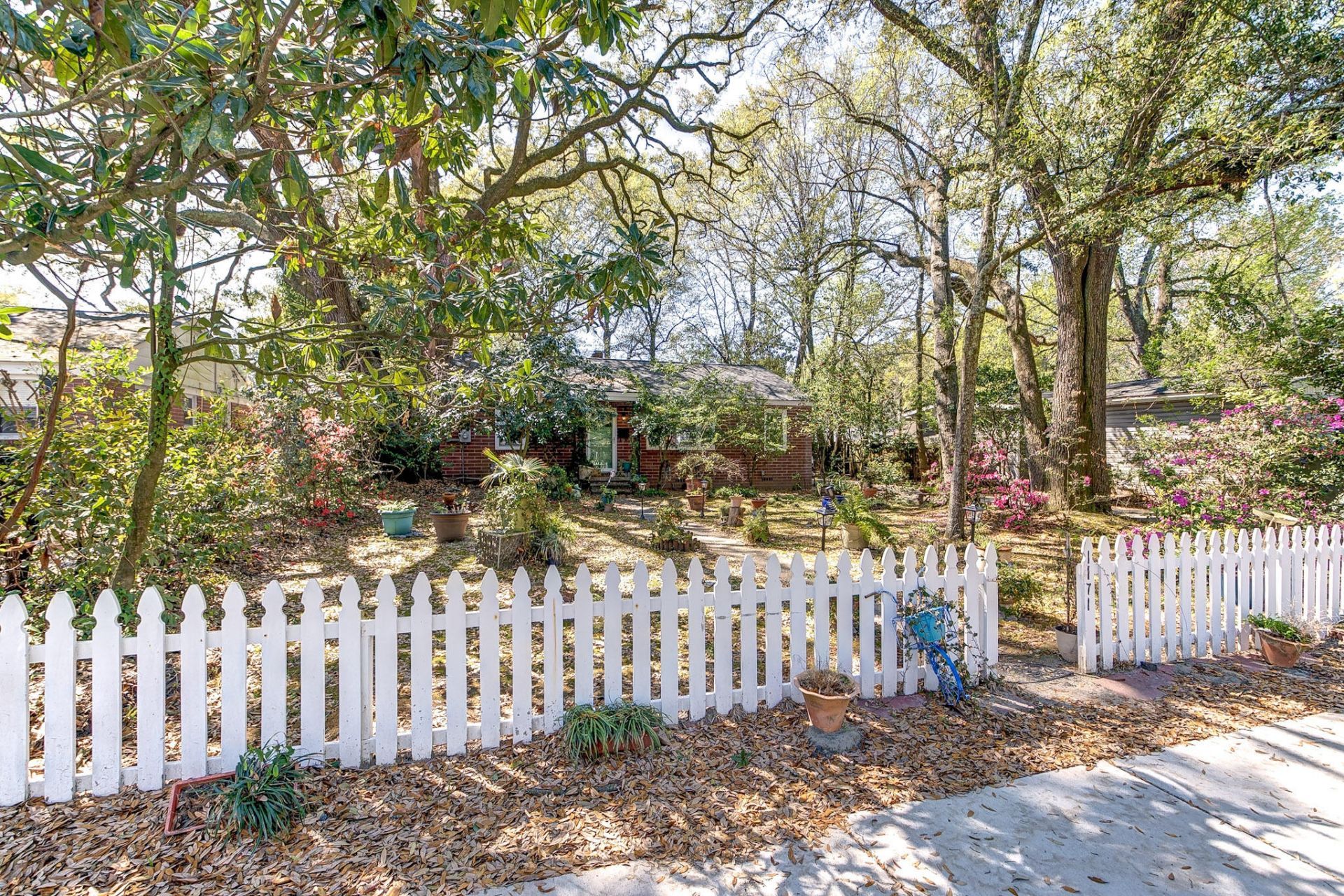 1171 Braddock Avenue Photo 4