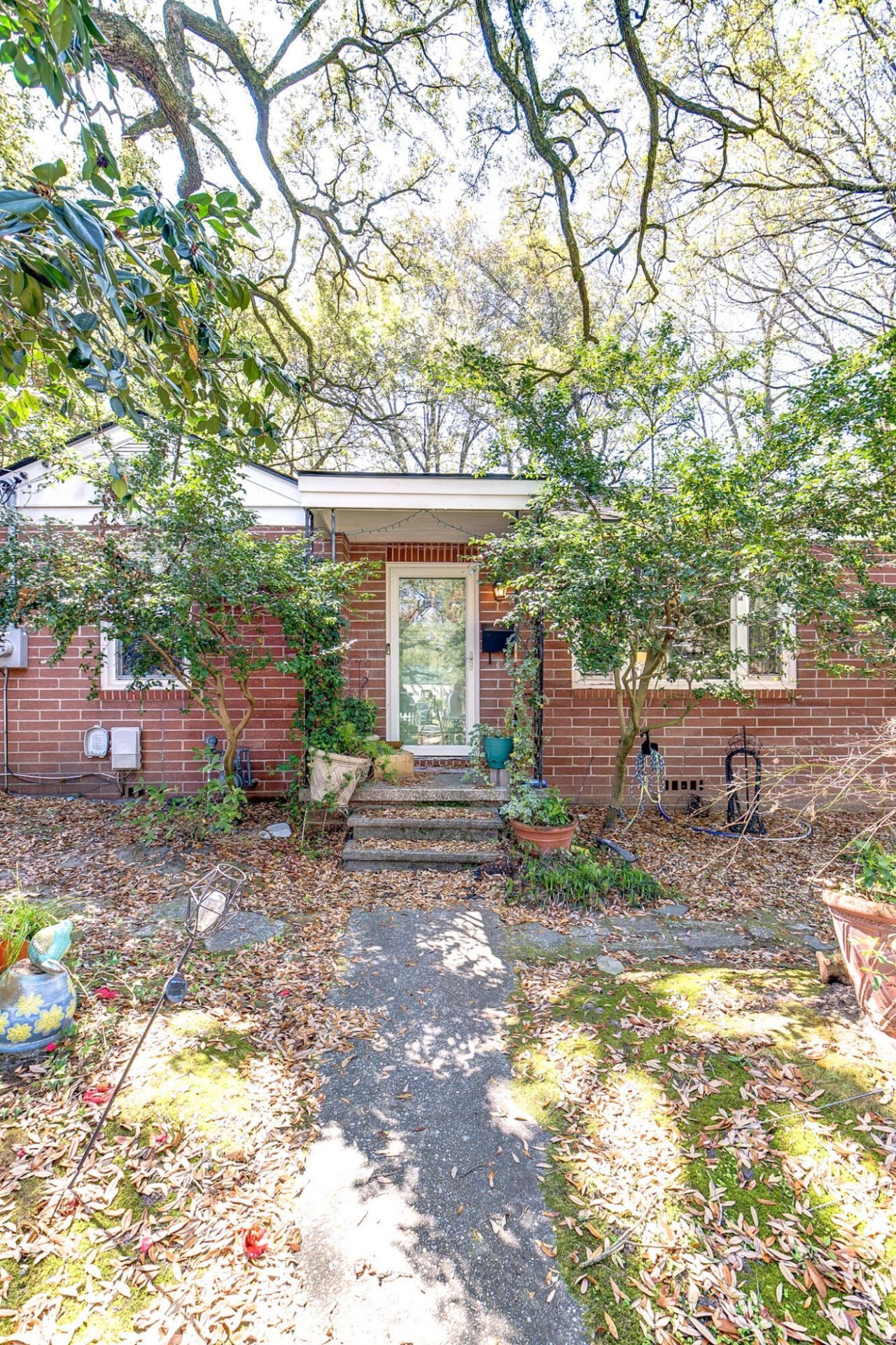 1171 Braddock Avenue Photo 6