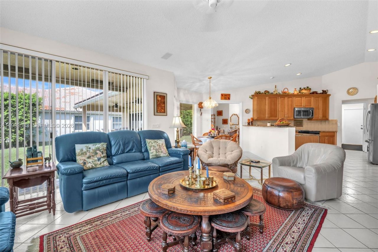 290 Landings Blvd , Weston, FL 33327 Photo