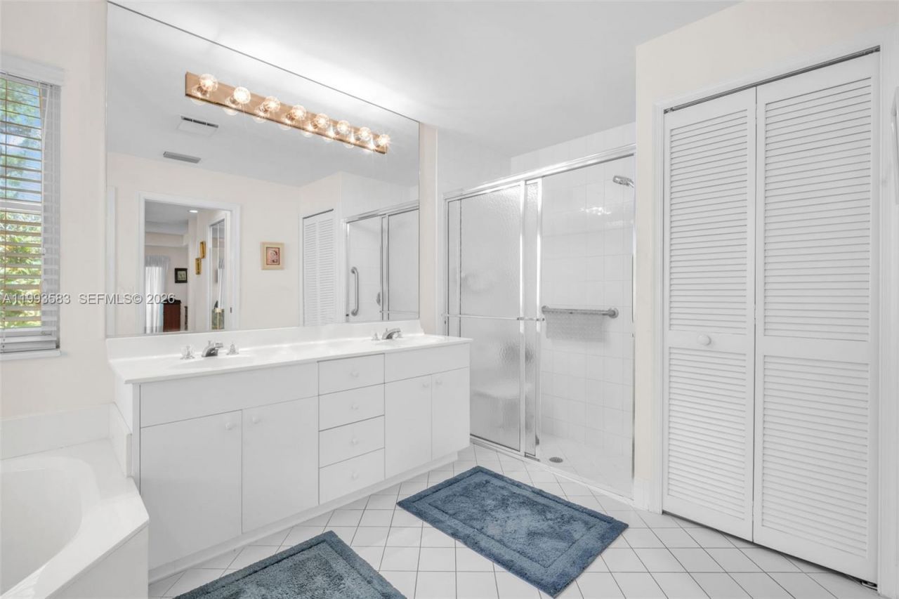 290 Landings Blvd , Weston, FL 33327 Photo