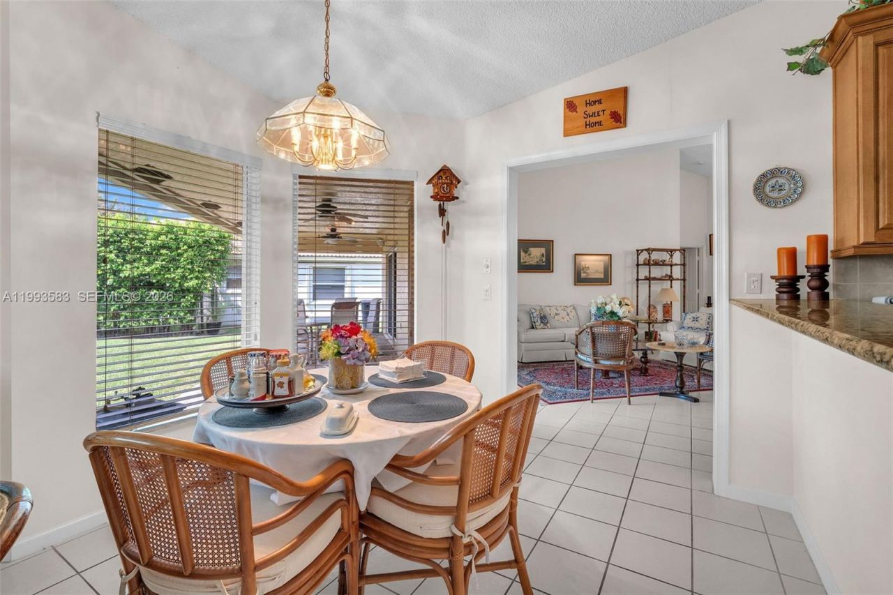 290 Landings Blvd , Weston, FL 33327 Photo