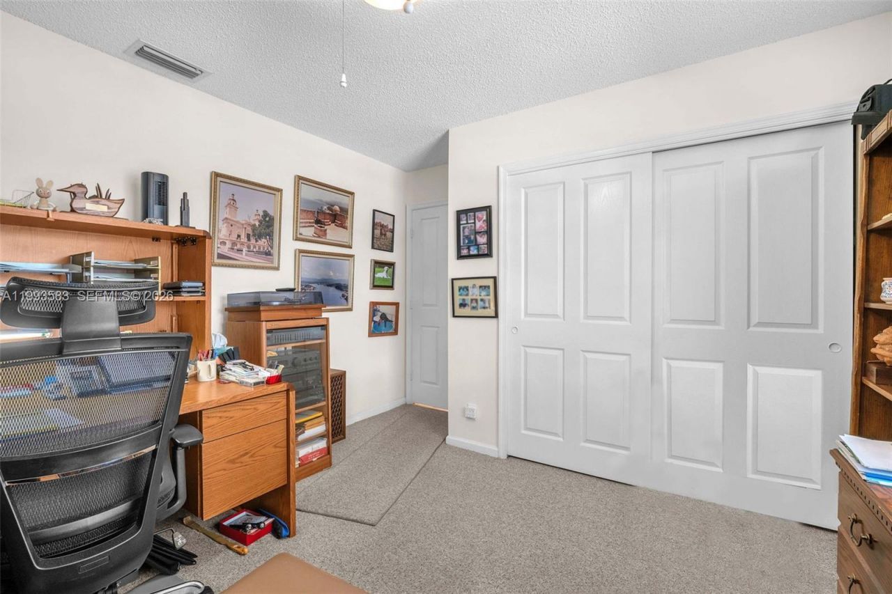 290 Landings Blvd , Weston, FL 33327 Photo