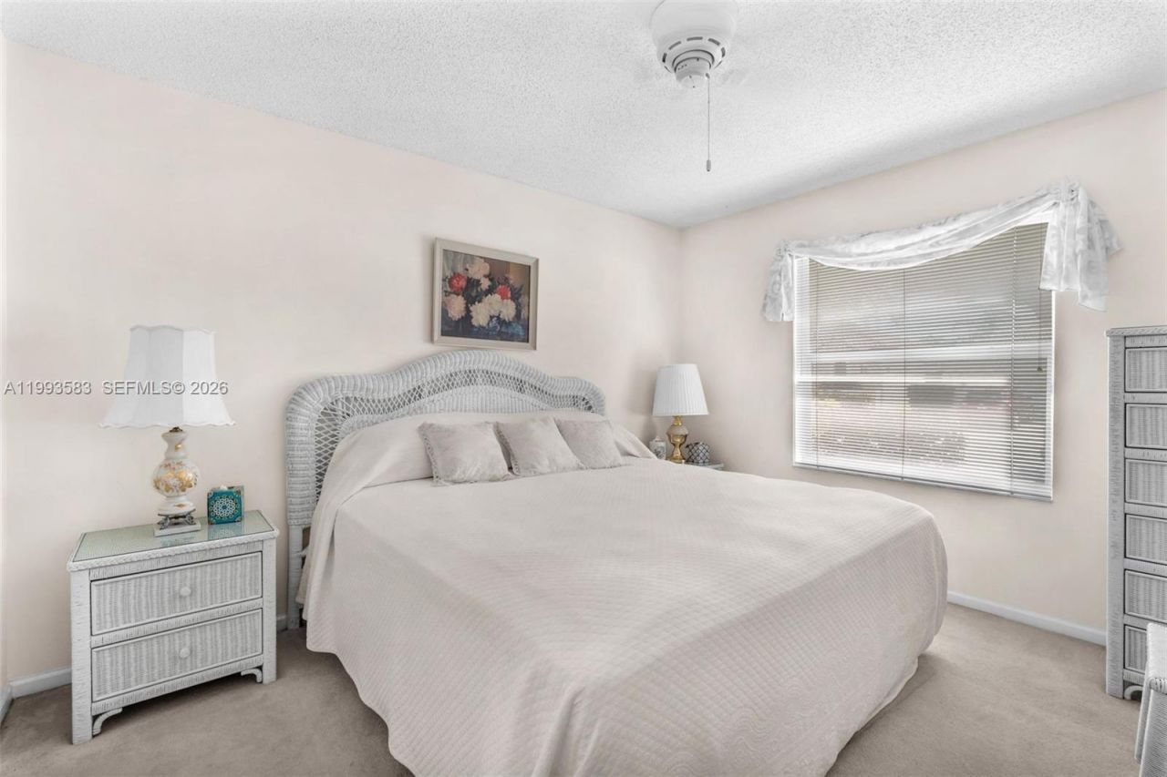 290 Landings Blvd , Weston, FL 33327 Photo