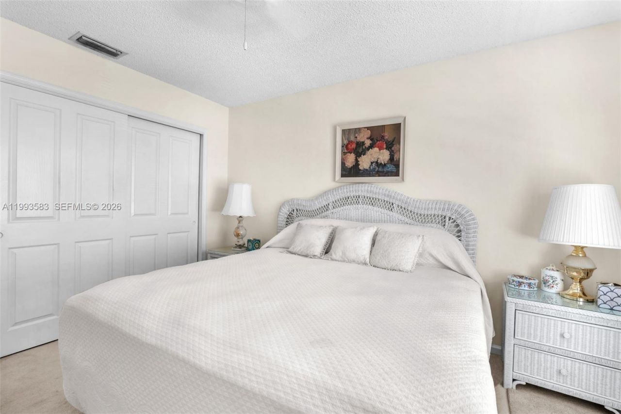 290 Landings Blvd , Weston, FL 33327 Photo