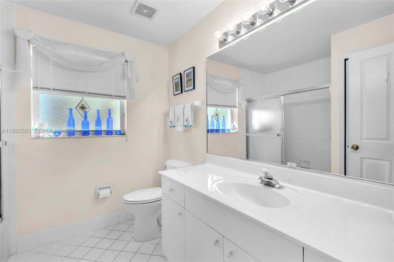 290 Landings Blvd , Weston, FL 33327 Photo