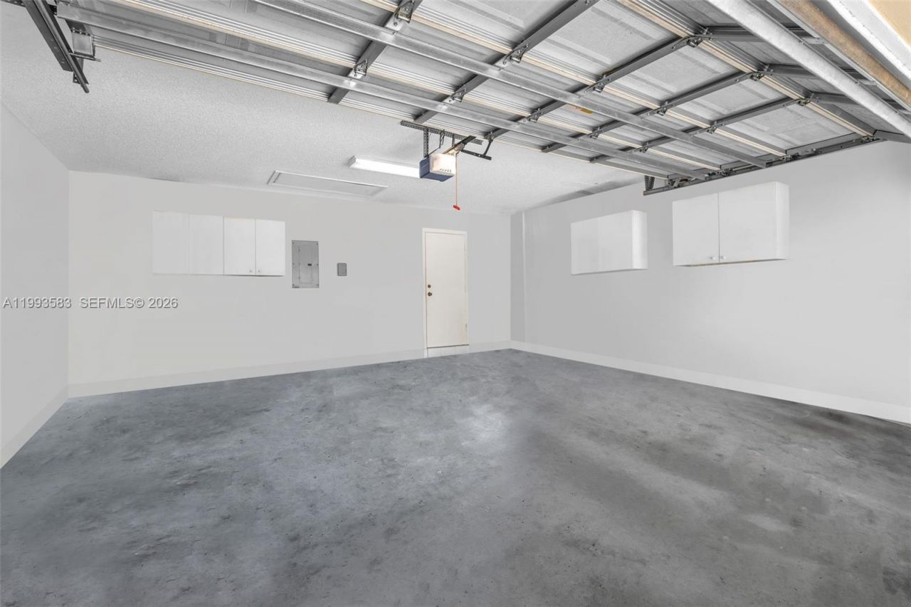 290 Landings Blvd , Weston, FL 33327 Photo