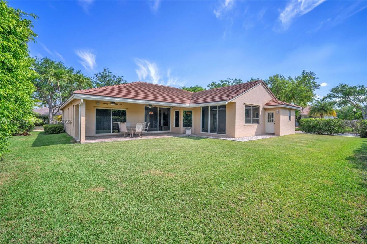 290 Landings Blvd , Weston, FL 33327 Photo